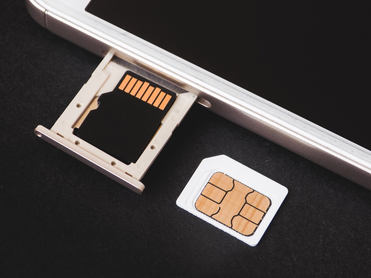 Can You Put A Contract SIM Card In Another Phone?